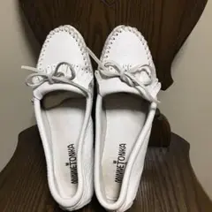 ほぼ新品☆ミネトンカ　レザーモカシン　ホワイト　白　6インチ　23cm 楽天市場】ミネトンカ モカシン フラットシューズ モカシン