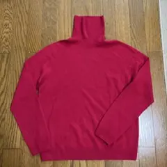 ユニクロカシミヤのタートルネックセーターMサイズ