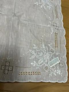 汕頭　スワトウ　SWATOW　手刺繍刺繍　テーブルクロス　希少 日本橋人形町店限定】汕頭（スワトウ）手刺繍ハンカチーフを特別価格