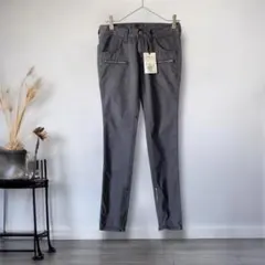 新品✨プラステ◎裾ジップ付き スキニーパンツ グレー　タイト　美脚シルエット