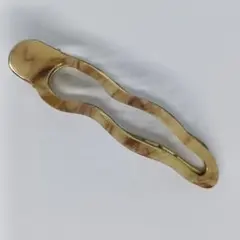 金色の波状デザイン ヘアクリップ
