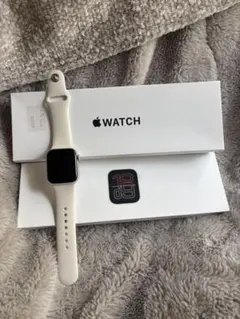 Apple Watch se3 40mm スターライト　GPS