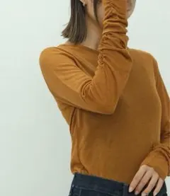 新品未使用 長袖 シャーリング袖 シアートップス カットソー M