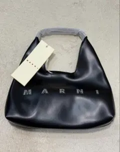MARNI KIDSハンドバッグ ブラック ラインストーンロゴ　新品タグ付き MARNI KIDS ハンドバッグ ブラック ライン ストーンロゴ 新品タグ付き