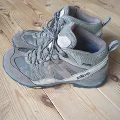 Item thumbnail for item f6f3cf33-33a6-4158-8f0d-7b4df2742736