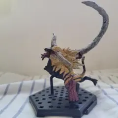 モンスターハンター ラージャン フィギュア