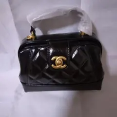 CHANEL ブラックレザー バッグ