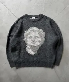 グレー 肖像画デザイン クルーネックセーター - メルカリ