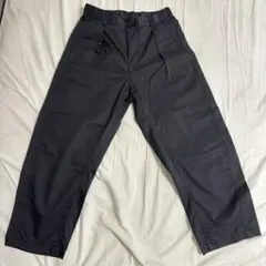 GU カーブタックアンクルパンツ　黒
