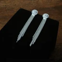 ピアス 揺れて輝くウェディングピアス シルバーピアス 縦長 軽量【X0475】