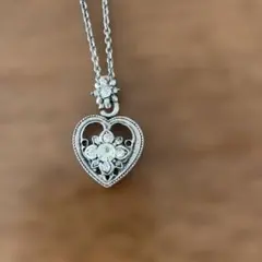 ハート型クリスタル装飾ネックレス