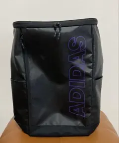 adidas スクエアリュック ブラック 大容量