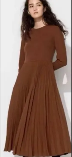 sale！UNIQLOプリーツデザイン コンビネーション長袖ワンピース　S