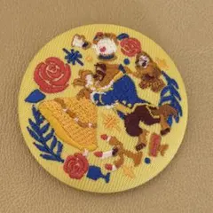 ディズニー刺繍缶バッジ　美女と野獣