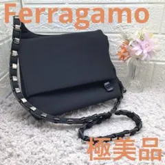 極美品❣️Ferragamo フェラガモヴァラチェーンショルダーバッグ ブラック