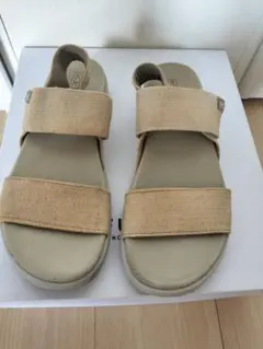 KEEN ベージュ エルバックストラップ