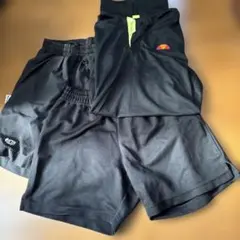 卓球ウエア　シャツ１枚　ショートパンツ２枚セット