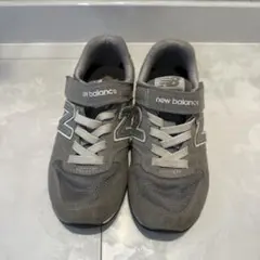 18センチ　キッズ　New Balance グレー スニーカー