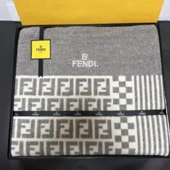 FENDI 綿毛布　グレー　⚠️保管ジミあり‼️