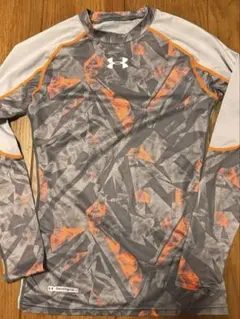 UNDER ARMOUR 長袖シャツ SM 迷彩　ヒートギアコンプレッション