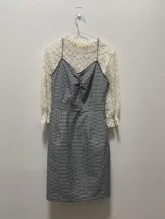 チェック柄キャミワンピースとレースブラウスセット