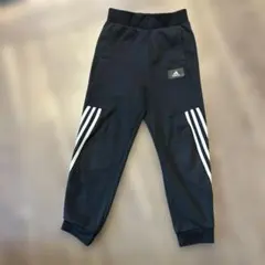 adidas アディダス ライン入り　ジャージ　パンツ　長ズボン　キッズ