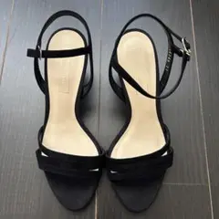 ブラック ストラップサンダル