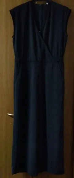 UNIQLO オールインワン ブラックのサムネイル