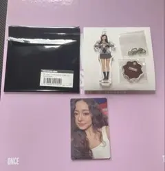 TWICE ミニアクリルスタンドチャームツウィ　特典トレカ