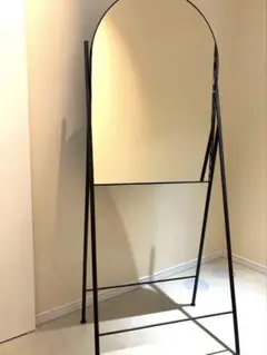 アーチ型スタンドミラー 大きめ 黒 180×60 - メルカリ