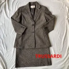 ★美品★  トラサルディ　カシミア　ジャケット&スカートのサムネイル