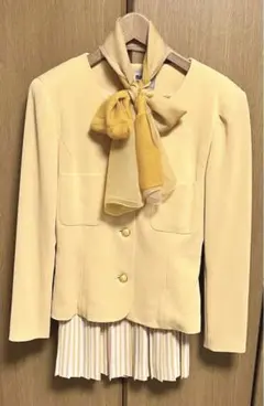 美品⭐︎レノマ　プリーツスカートスーツ上下のサムネイル