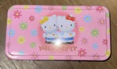 ハローキティ　花柄デザインケース