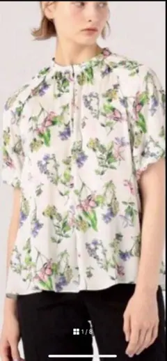 TOMORROWLAND ネイビー 花柄 半袖ブラウス M TOMORROWLAND ネイビー 花柄 半袖ブラウス M