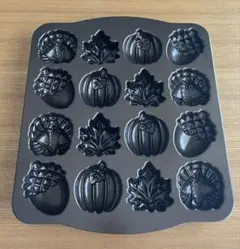 NordicWareノルディックウェア/オータムケーキレットパン/マドレーヌ型のサムネイル