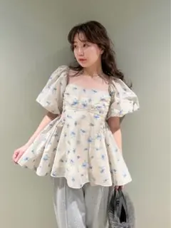 2026年最新】LILY BROWN 3wayシアージャガードペプラムブラウスの人気
