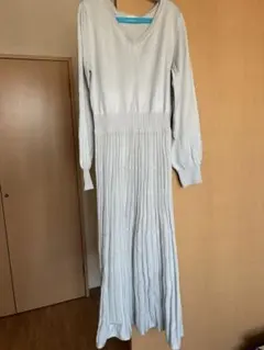 GUライトグレー Vネック 長袖ニットワンピース M