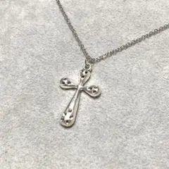 シルバーカラークラシックデザインクロスチャーム十字架ロザリオネックレス