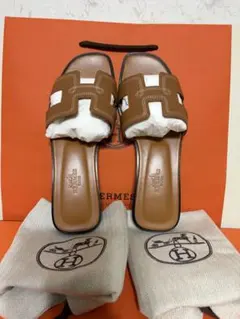 新品 HERMES エルメス オラン サンダル ブラウン スティッチ入りのサムネイル