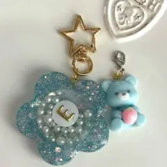 シャカシャカキーホルダー（イニシャル入り）×くまちゃん