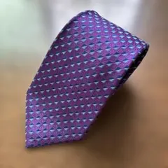 ターンブラックアンドアッサー　タイ　幾何学のサムネイル