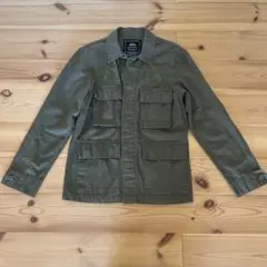 ミリタリージャケット オリーブ色刺繍入り