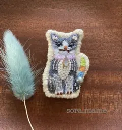 ビーズ刺繍ブローチ／猫　No.35