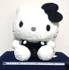 て*ゃ様 【週末セール】【新品タグ付き】ハローキティ モノクロドールGJ ぬいぐ