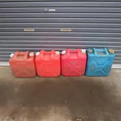 茨城県笠間市 引取限定 灯油タンク4個セット 18L 灯油缶 ポリタンク ポリ缶のサムネイル