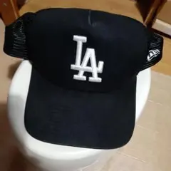 【 New Era 】 LAロゴ ブラックトラッカーキャップ