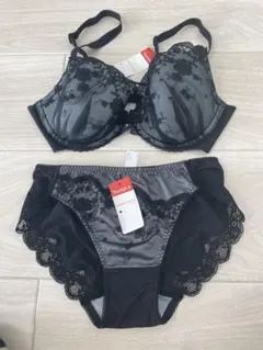 Triumph AMO'S STYLEブラ&ショーツセット　D75/M