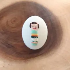 ハンドメイド＊刺繍ブローチ＊こけし フレッシュ みどり 春