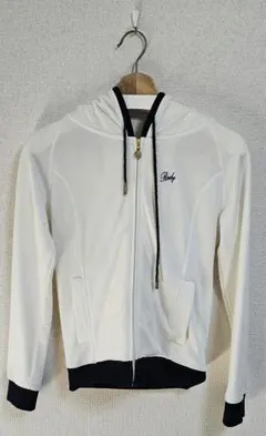 【最終価格】Rady　フルジップパーカー　ホワイト　レディース