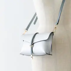 定価 7,700円／シルバー×サックス／横型モバイルポシェットのサムネイル